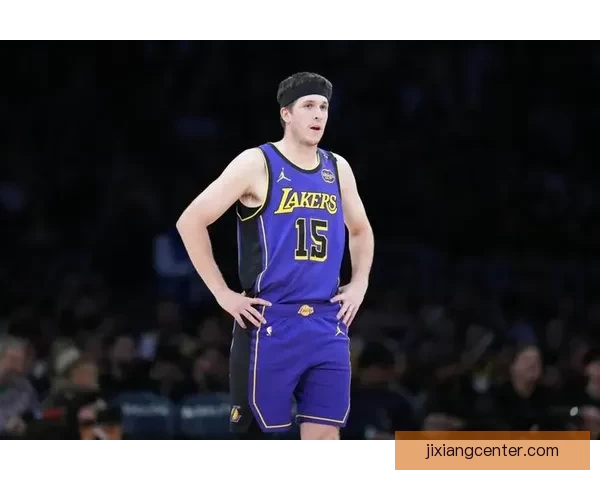 詹姆斯点评里夫斯球风 独特节奏与变向打破白人球员刻板印象